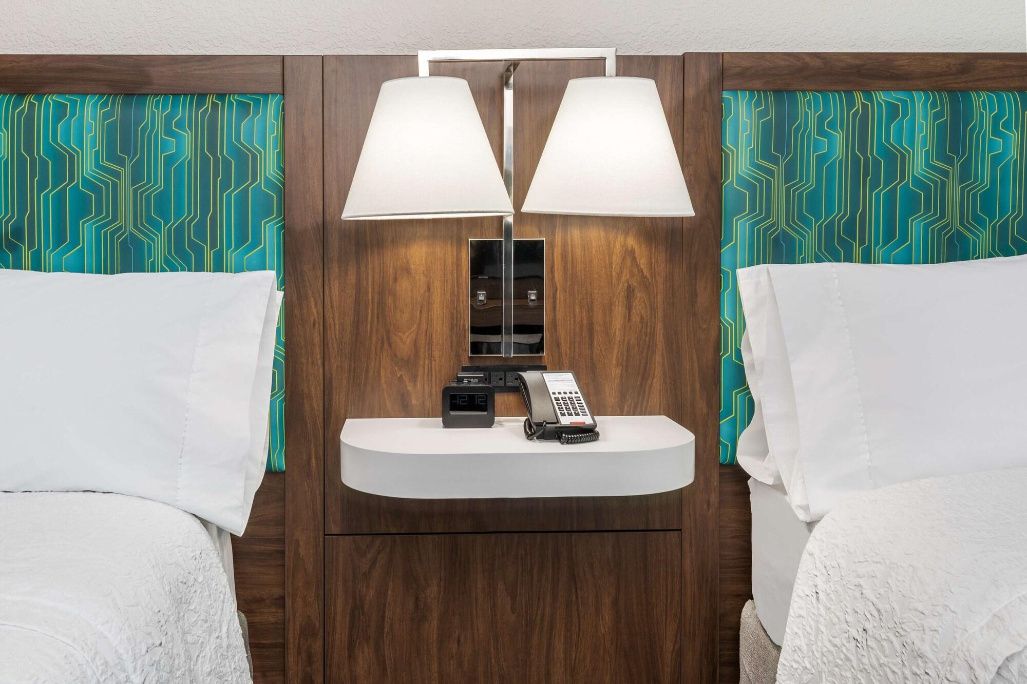 Hampton Inn & Suites Dallas I-30 Cockrell Hill, Tx Εξωτερικό φωτογραφία